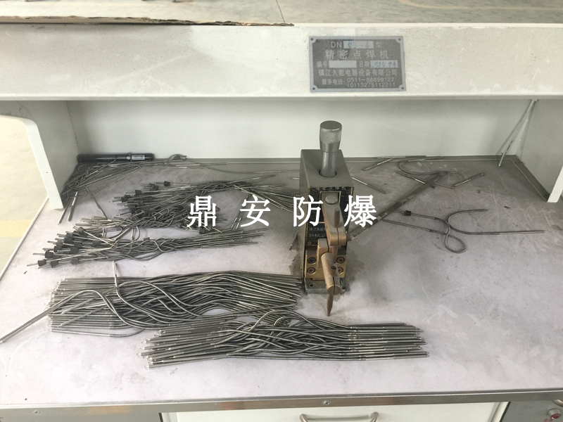 點焊機(jī).jpg